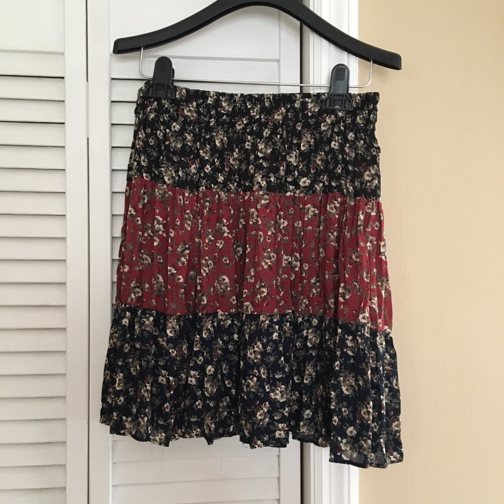 Cute vintage floral skirt